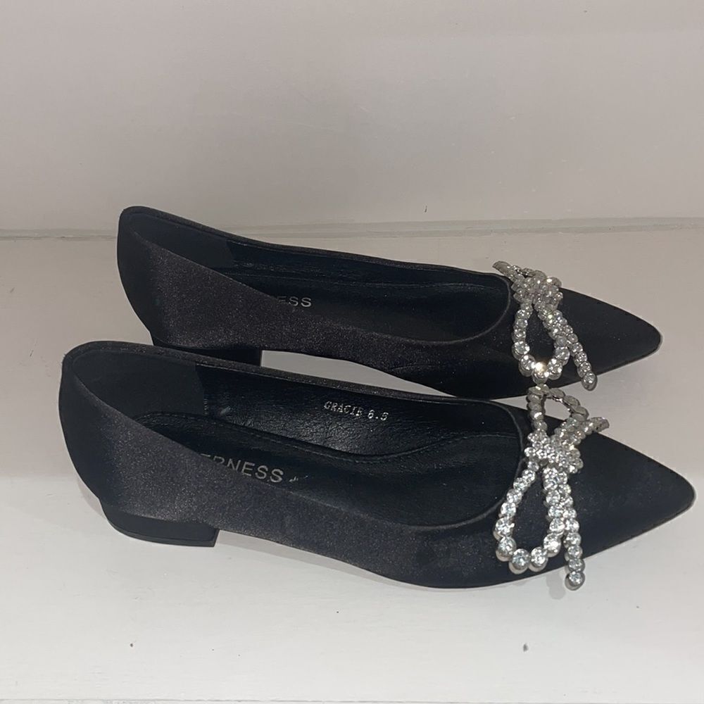 Nordstrom Berness Gracie Embellished Bow Flat Shoes Size 6.5 - Picture 6 of 8